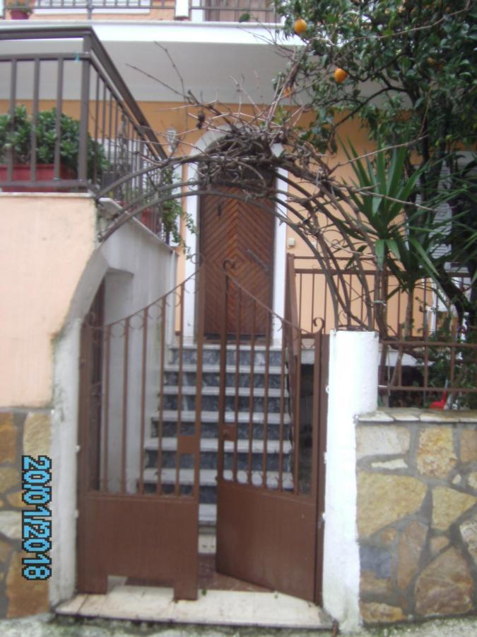 George'S House Apartment Agios Matthaios  Exterior photo