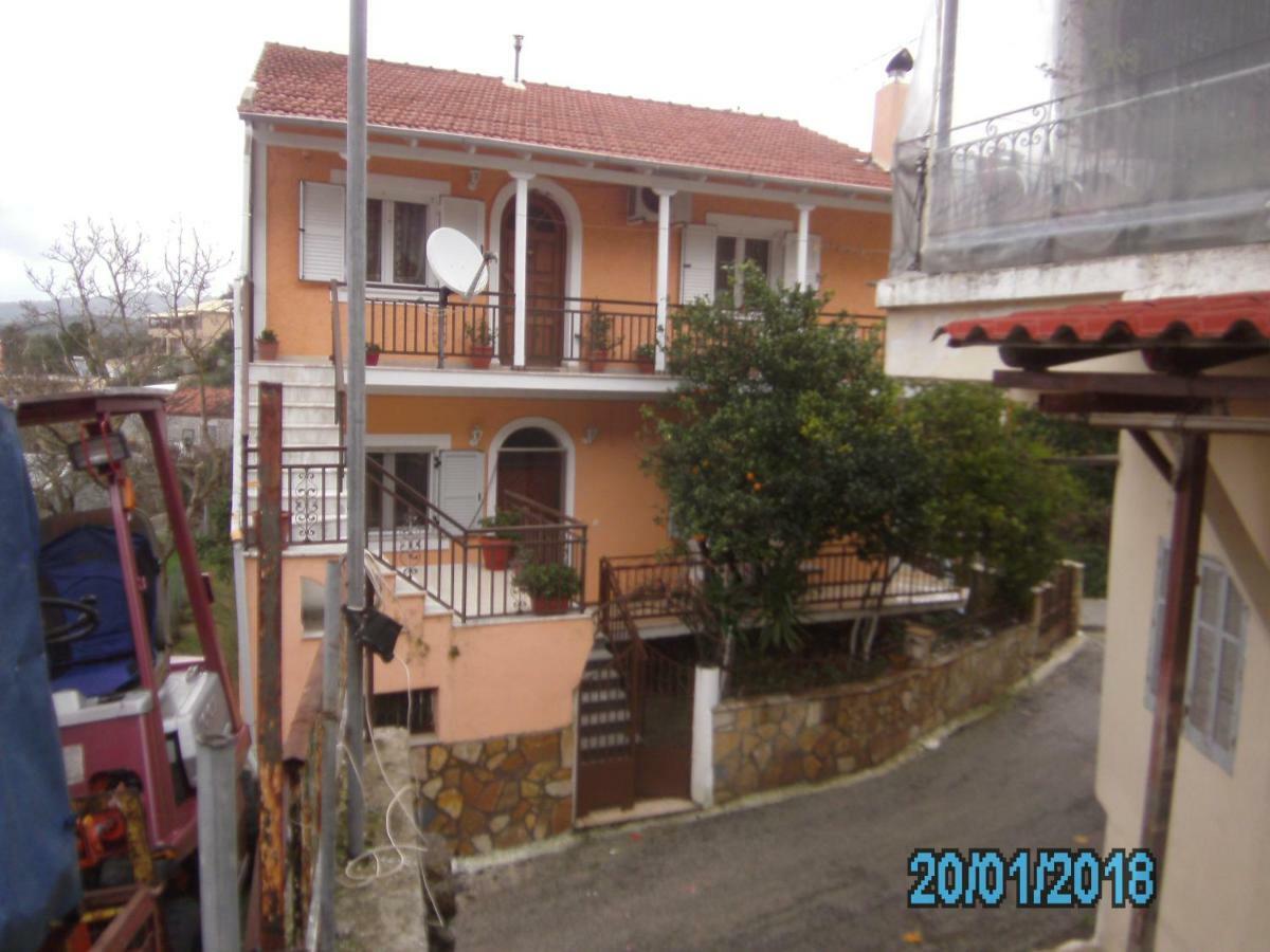 George'S House Apartment Agios Matthaios  Exterior photo