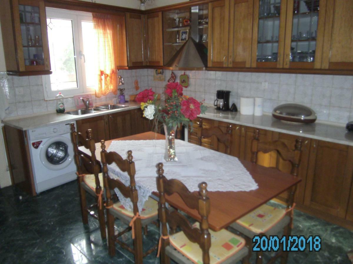 George'S House Apartment Agios Matthaios  Exterior photo