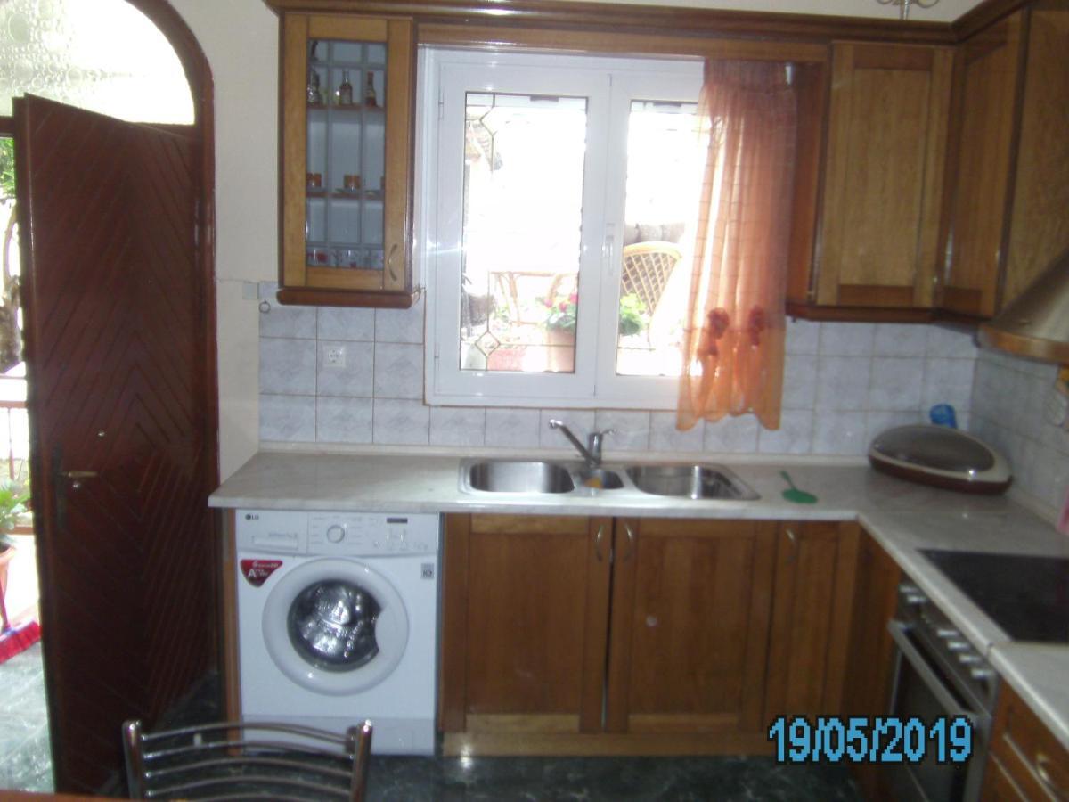 George'S House Apartment Agios Matthaios  Exterior photo